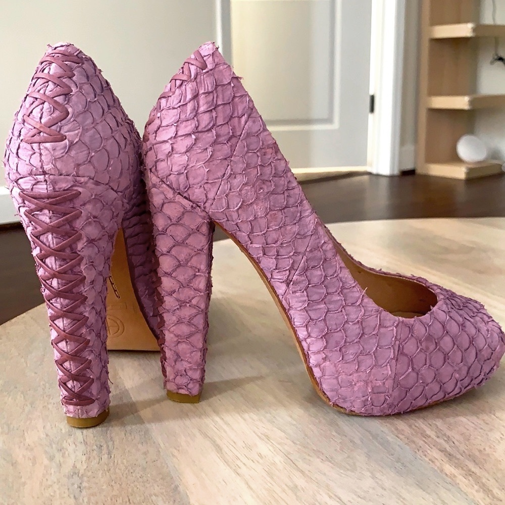 HOUSE OF HARLOW 1960 heels